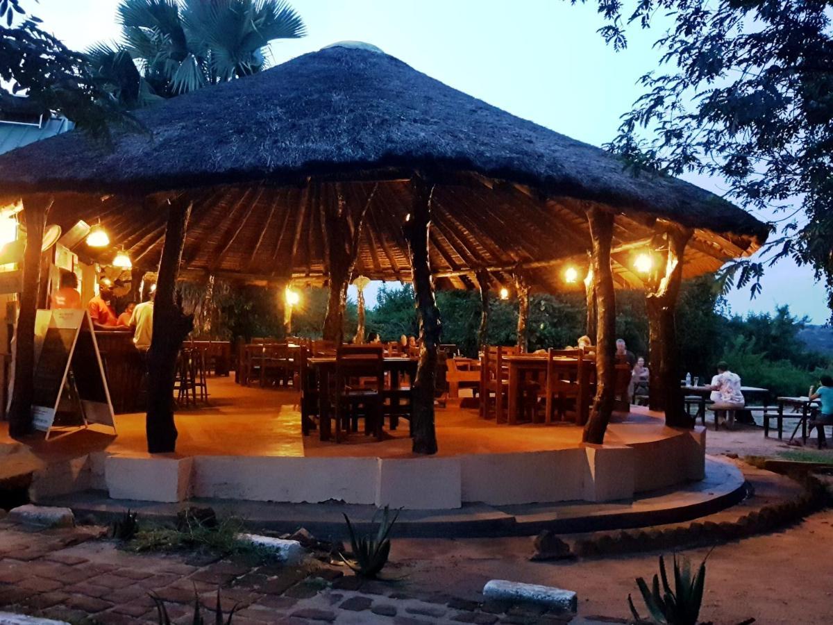 Отель Red Chilli Rest Camp Paraa Экстерьер фото