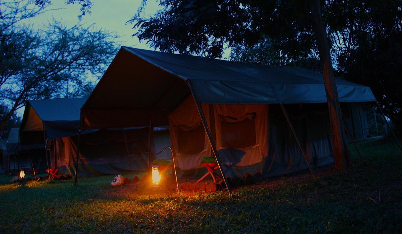 Отель Red Chilli Rest Camp Paraa Экстерьер фото