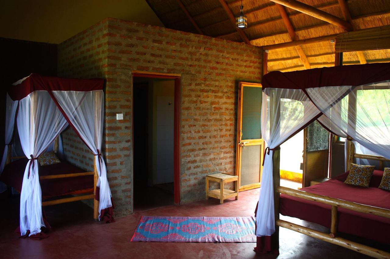 Отель Red Chilli Rest Camp Paraa Экстерьер фото